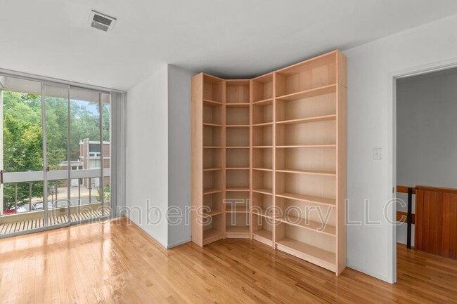 Building Photo - 11593 Maple Ridge Rd