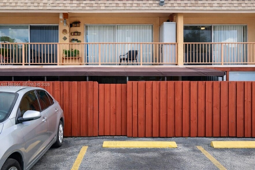 Building Photo - 850 SW 129th Pl