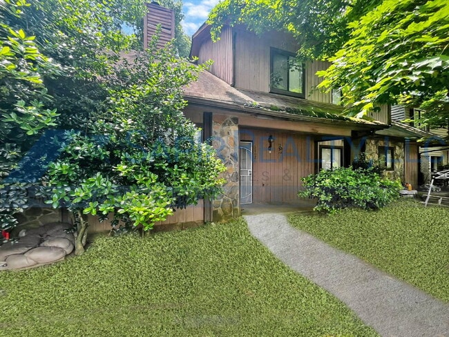 Building Photo - 5802 Trent Walk Dr