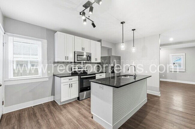 Building Photo - 218 Jefferson Ave