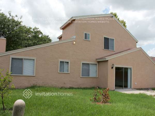 Building Photo - 4005 Stonehaven Rd