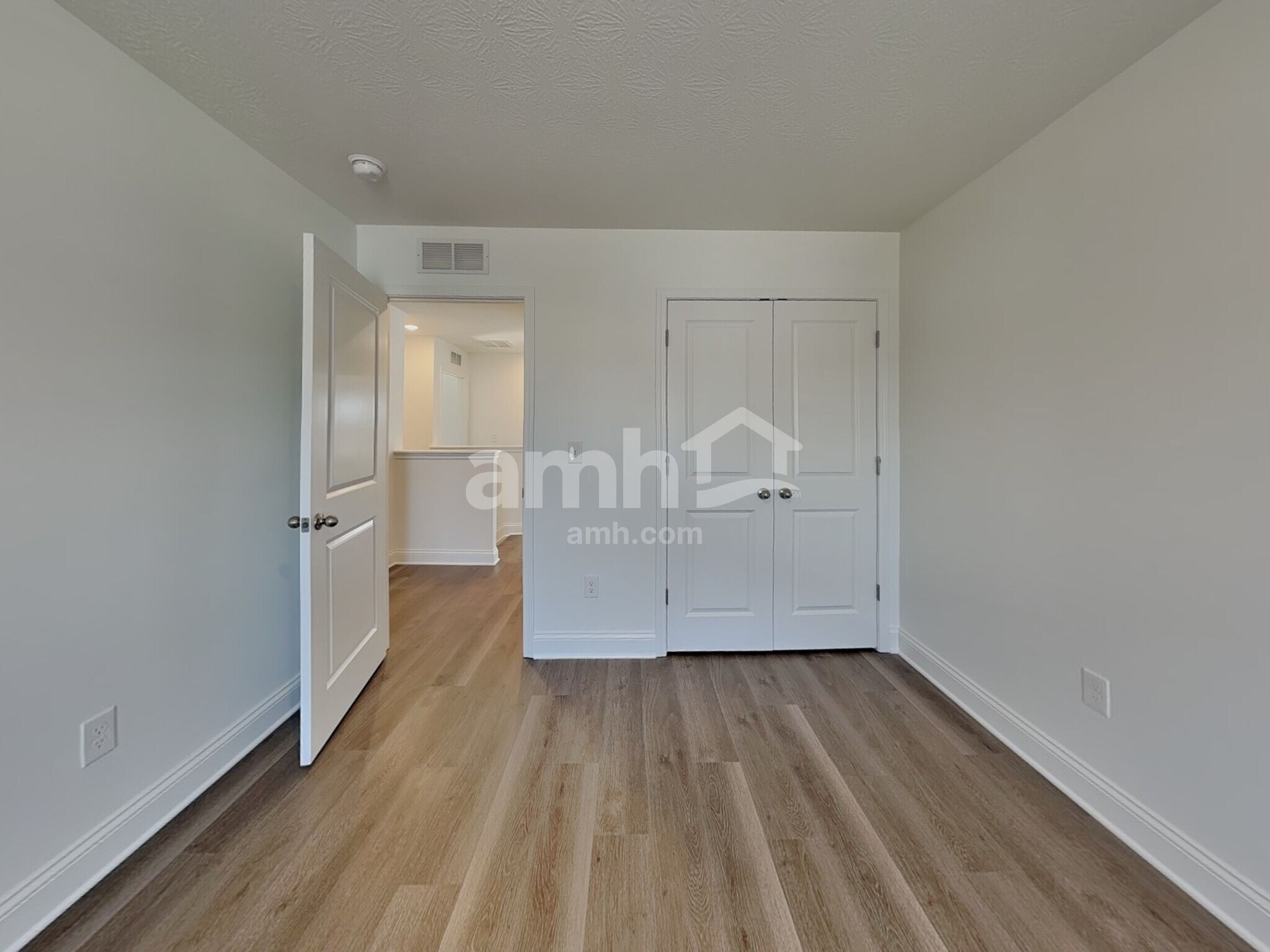 Building Photo - 9085 Henley Ave