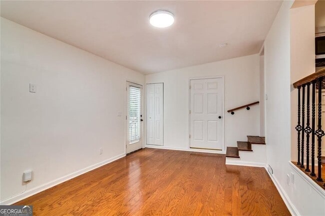 Building Photo - 1756 Dresden Dr
