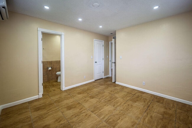 Building Photo - 750 SW 2nd St