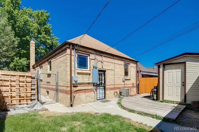 Building Photo - 1450 Clermont St