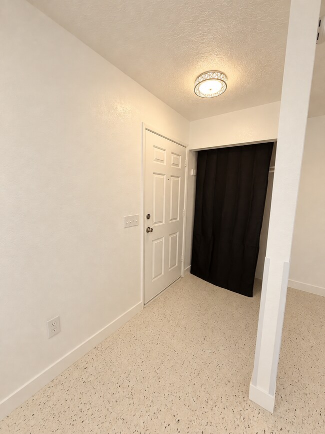 Building Photo - 71810 El Paseo Dr