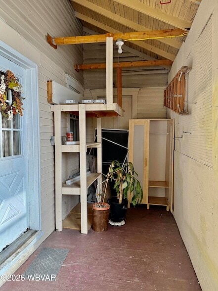 Building Photo - 212 Montour St N