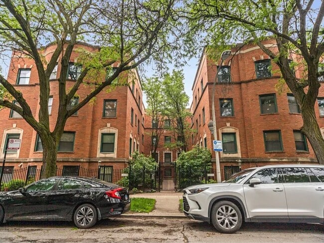 Building Photo - 5252 S Drexel Ave