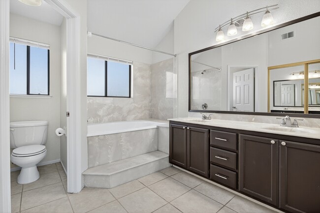 Building Photo - 466 Mountain Laurel Ct