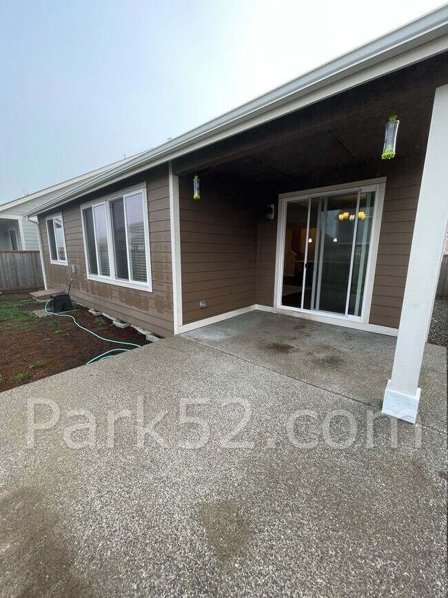 Building Photo - $500 Off First Full Month! 4 Bedroom Singl...