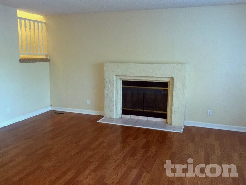 Building Photo - 2572 Wabash Cir