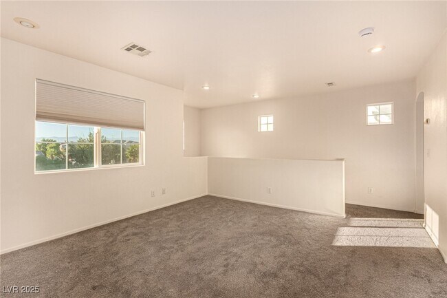 Building Photo - 10396 Midseason Mist St