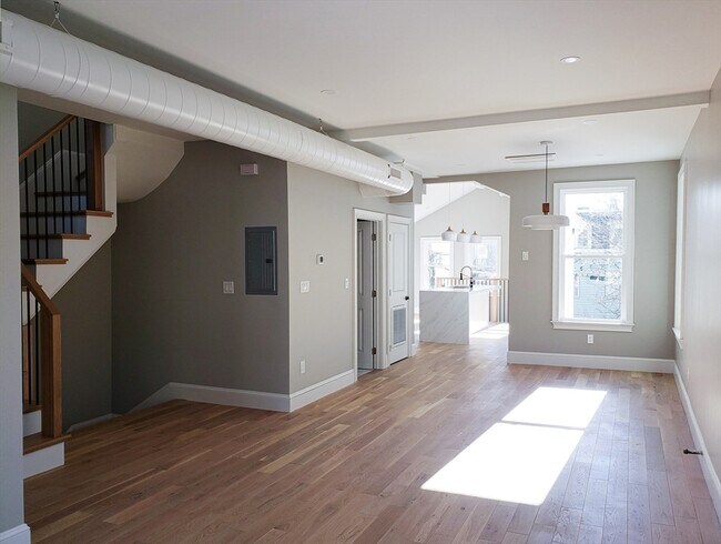 Building Photo - 97 Trenton St