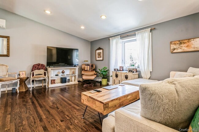 Building Photo - 33 Brookside Pl