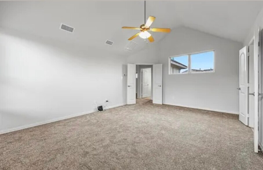 Building Photo - 1018 Ivy Charm Way