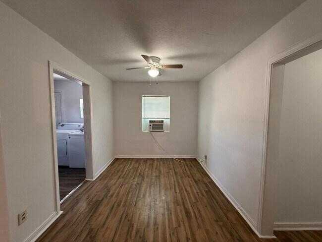 Building Photo - Beautiful home!