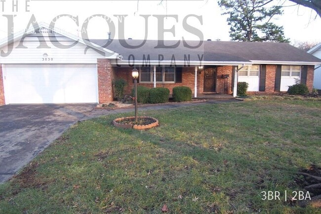 Building Photo - 3030 S Greenbrier Ave