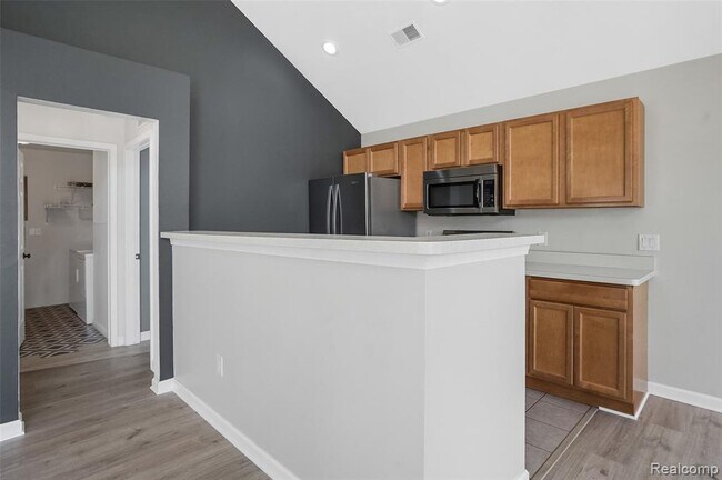 Building Photo - 606 Olde English Cir