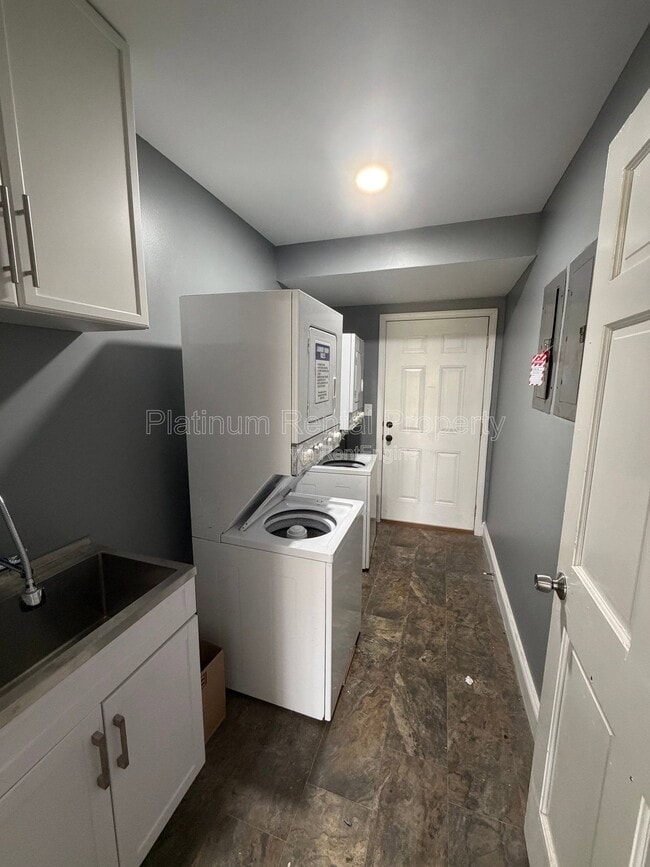Building Photo - 1512 Waverly Way