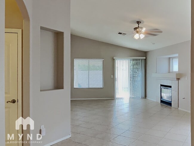 Building Photo - 212 Sandpiper Village Way