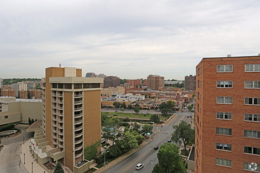 Plaza Point Apartments 4901 Wornall Rd Kansas City MO 64112