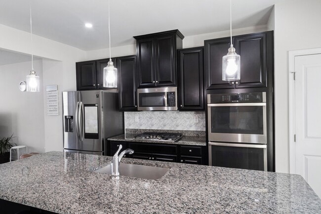 Building Photo - 16 Sedicavage Way