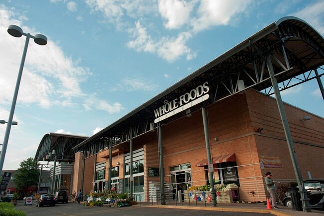 Building Photo - 1276 N Wayne St