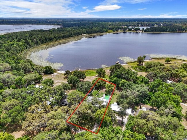 Building Photo - Welcome to your Pool/Lake Home!