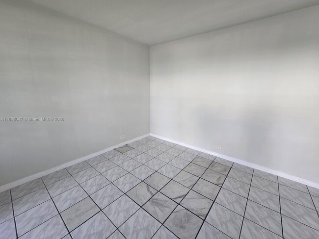 Building Photo - 71 NW 76th St