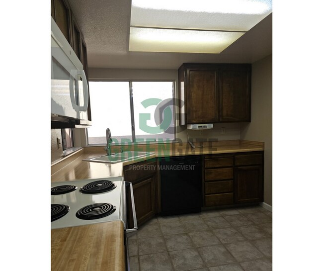 Building Photo - 3557 Claremont Ave