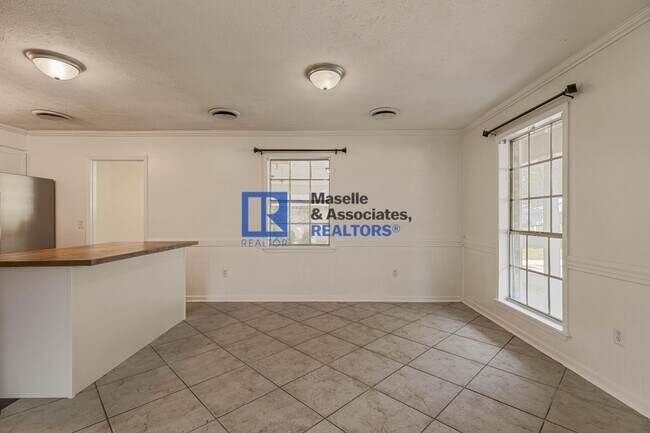 Building Photo - 4 Bed/2 Bath Home in Traceland North in Madison
