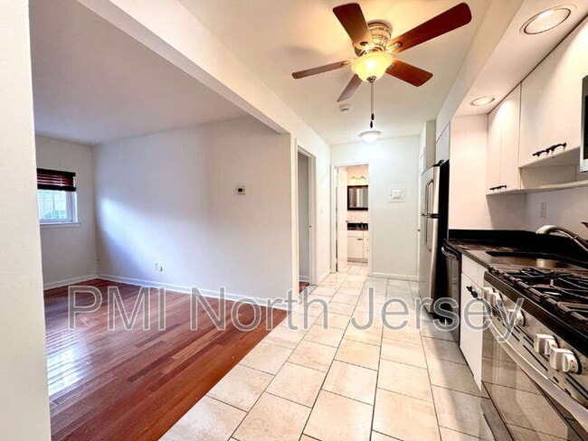 Building Photo - 9051 Palisade Ave