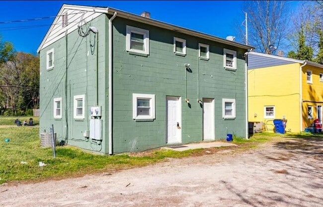 Building Photo - COMING SOON !!! | Just Minutes from Downto...