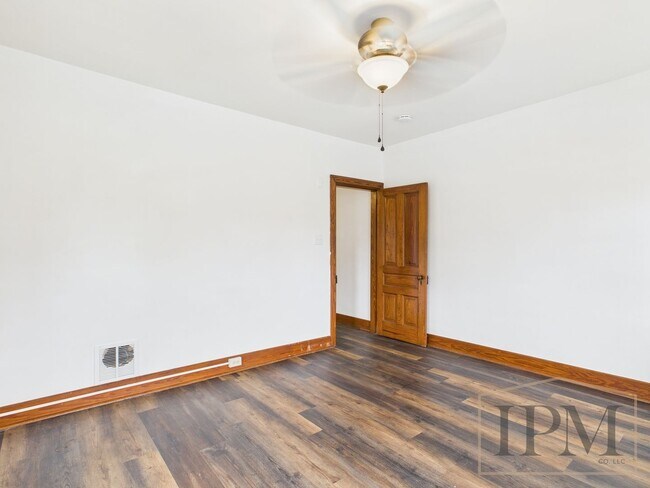 Building Photo - 1/2 OFF 1st Months Rent! Available Now!  D...