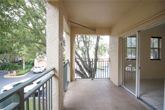 Building Photo - 2469 Centergate Dr