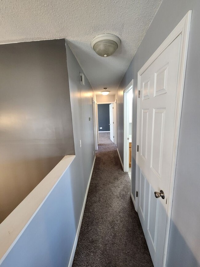 Building Photo - Beautiful 4 bed 2 bathroom house