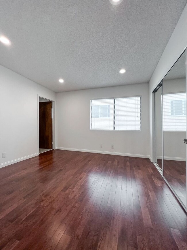 Building Photo - Spacious, Two-Story Townhouse In Prime San...
