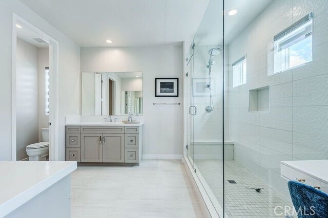 Building Photo - 260 Holliston