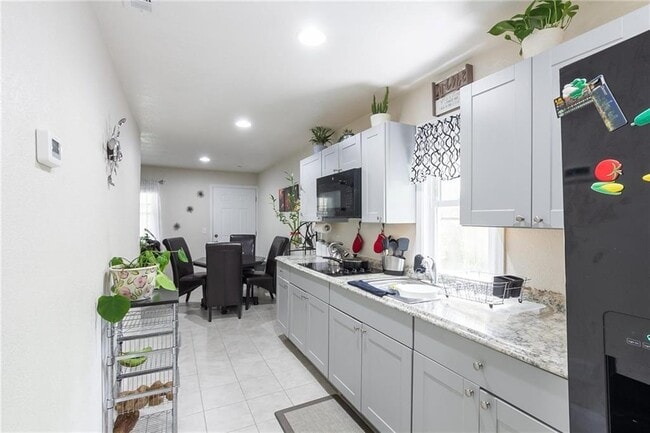 Building Photo - 728 Saybrook Cir NW