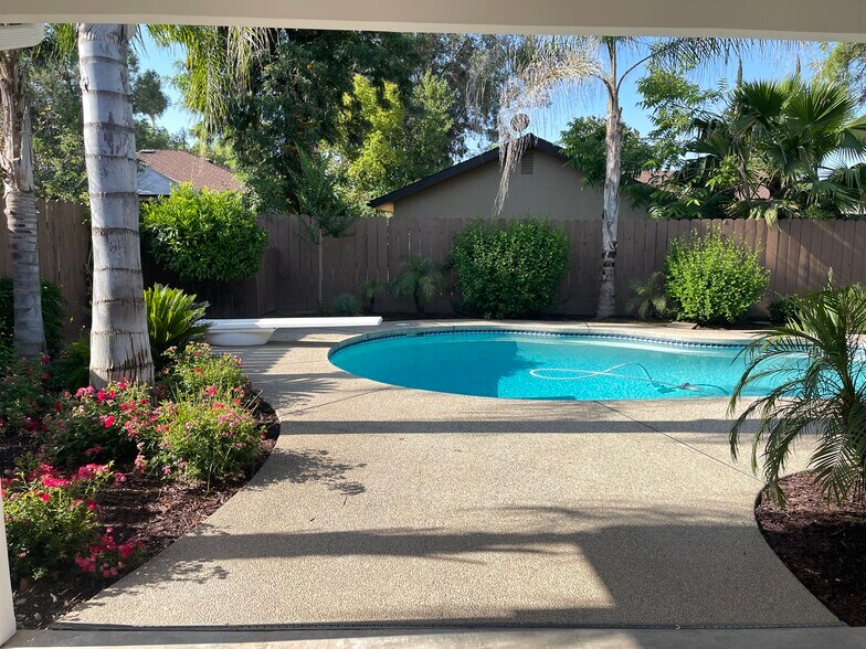 Building Photo - 179 W Quincy Ave
