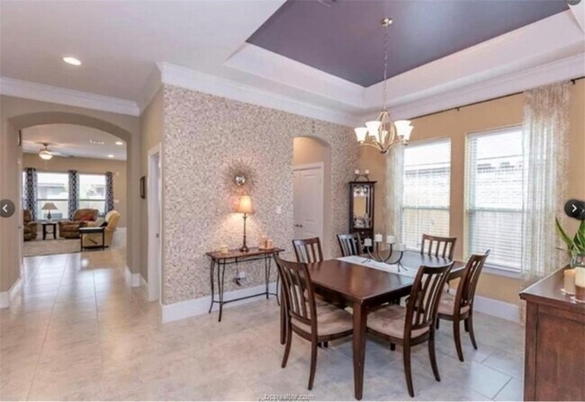 Building Photo - 2513 Hailes Ln