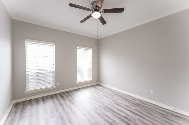 Building Photo - 3215 Holly Thicket Dr