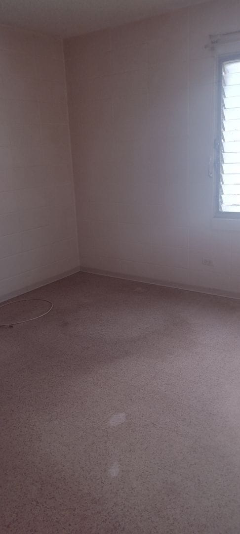 Building Photo - Amazing View 2br,1bath, 1pkg with pool access