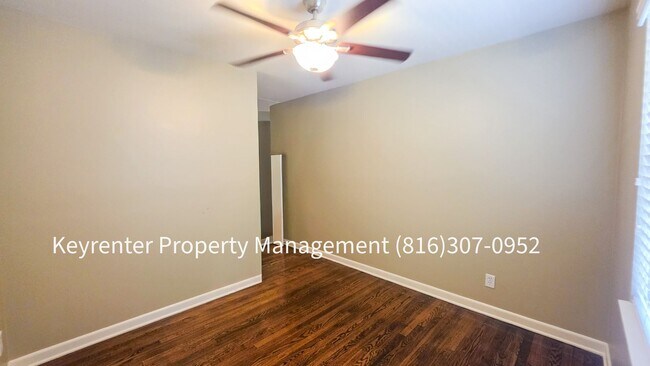 Building Photo - 4308 Oak St