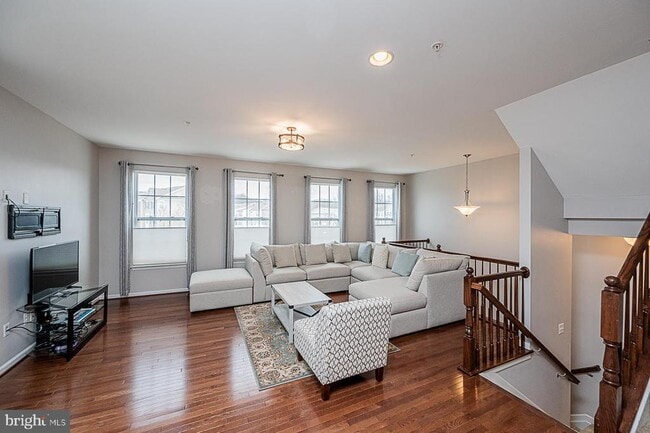 Building Photo - 6748 Green Mill Way