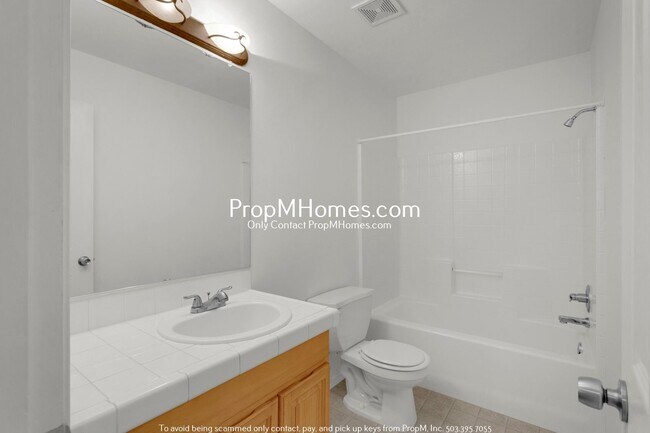 Building Photo - Beautiful Townhome in Parker Crest – Moder...