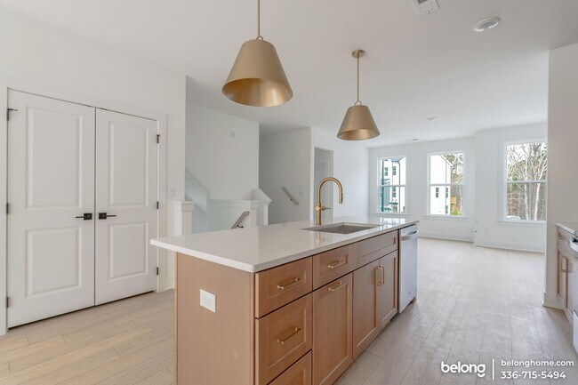 Building Photo - 2120 Opulent Oaks Ln