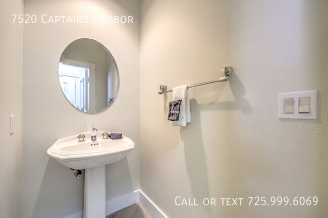 Building Photo - 7520 Captains Harbor Dr