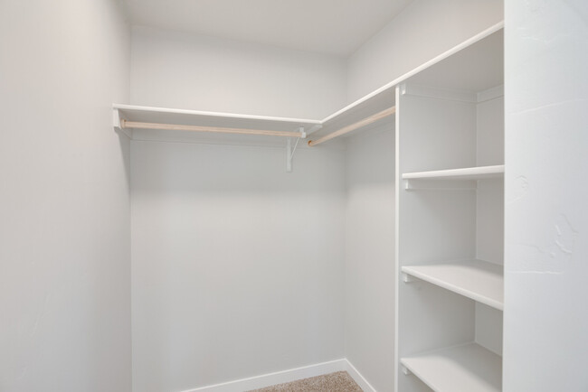 Building Photo - Brand New Townhome!