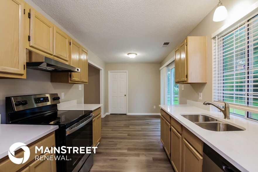 Building Photo - 13706 Poppleton Ct